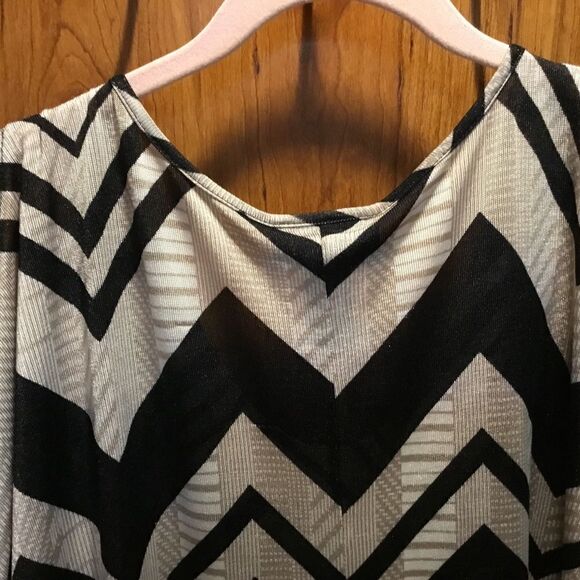 NWOT. Lane Bryant Women’s Size 18/20 Cold Shoulder Blouse - Picture 6 of 11